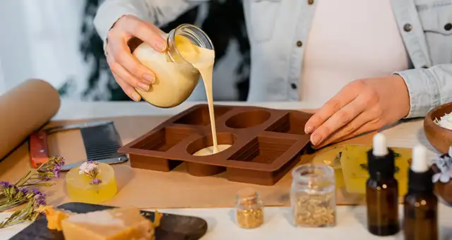 ساخت صابون دست ساز